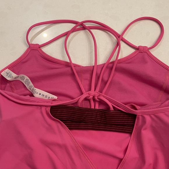 Lululemon Make a move tank - Picture 4 of 6